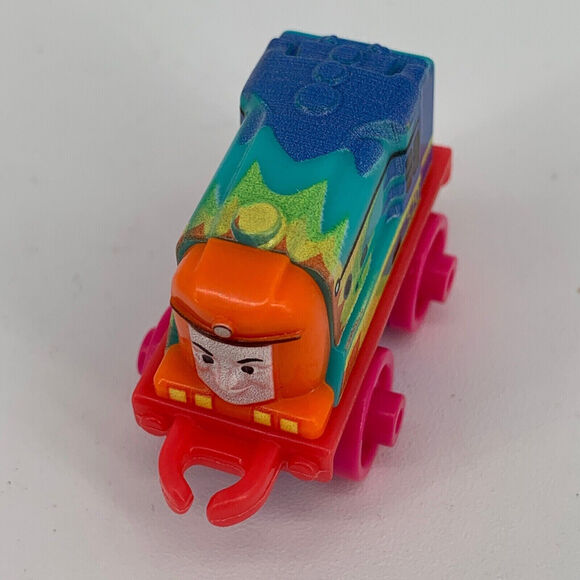 Thomas & Friends Gullane MINIS Rainbow Shane - Picture 1 of 10